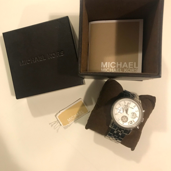 Michael Kors Chronograph Mother of Pearl Watch - Picture 3 of 8